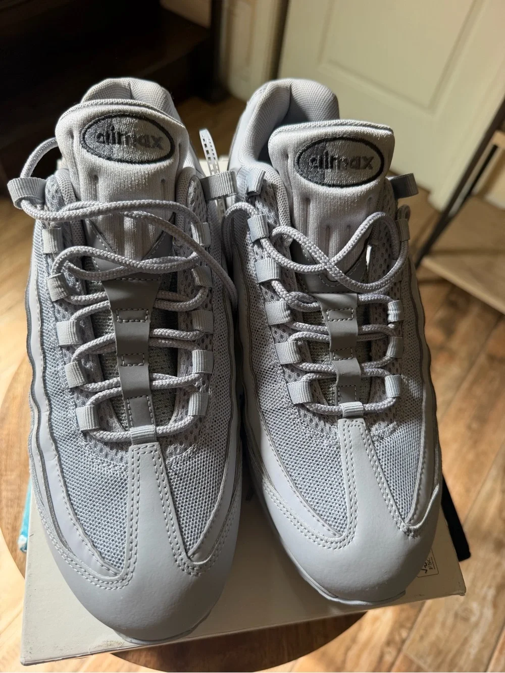 Nike Grey Air Max Low-Top Sneakers Size 9 new